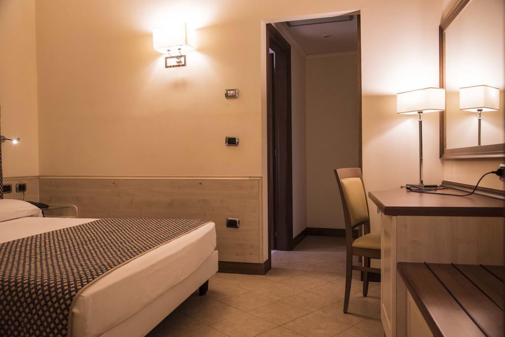 Hotel Resort Lido Degli Aranci Vibo Valentia Exteriör bild