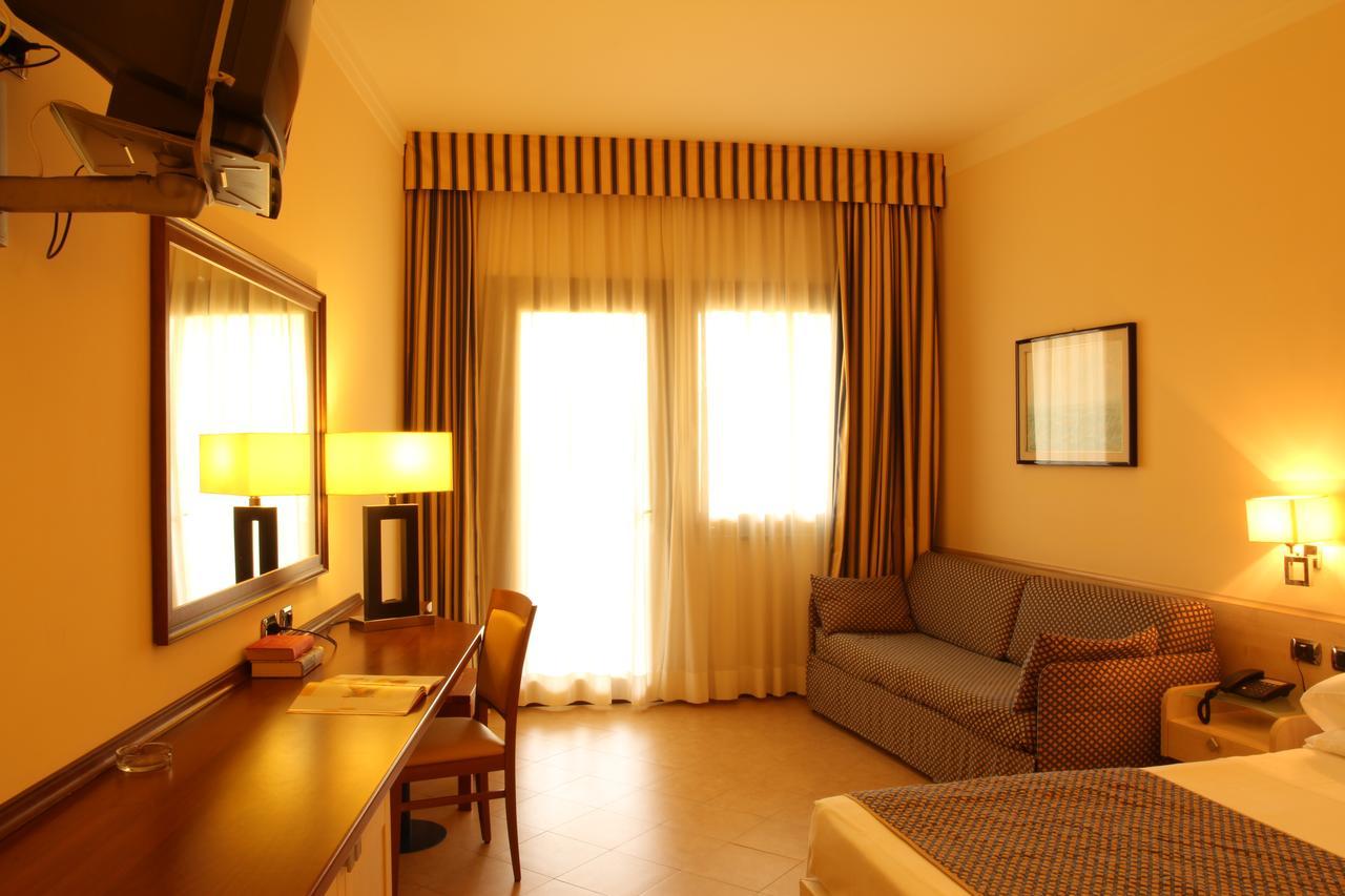 Hotel Resort Lido Degli Aranci Vibo Valentia Exteriör bild