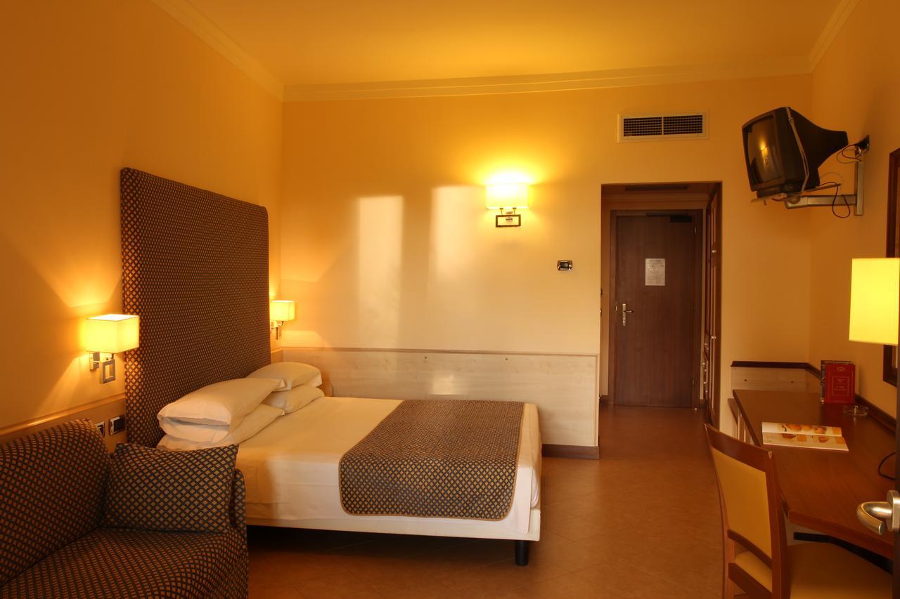 Hotel Resort Lido Degli Aranci Vibo Valentia Exteriör bild